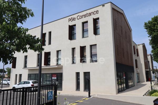 GARD (30) AIGUES−MORTES (30220) Local/bureau 77 m 2 à louer immeuble 2022 Pôle constance avec ascenseur et parking.