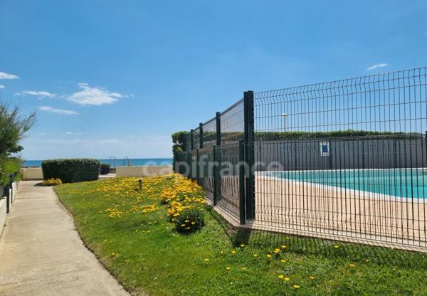 Appartement 2 pièces, Terrasse avec magnifique vue - Accès direct à la PLAGE - Piscine