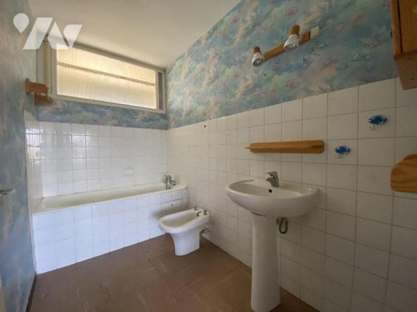 Secteur Bellevue - À proximité immédiate des facultés, découvrez cet appartement situé au 6 éta...