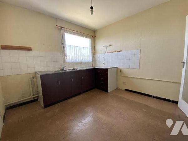 Secteur Bellevue - À proximité immédiate des facultés, découvrez cet appartement situé au 6 éta...