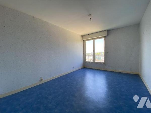 Secteur Bellevue - À proximité immédiate des facultés, découvrez cet appartement situé au 6 éta...