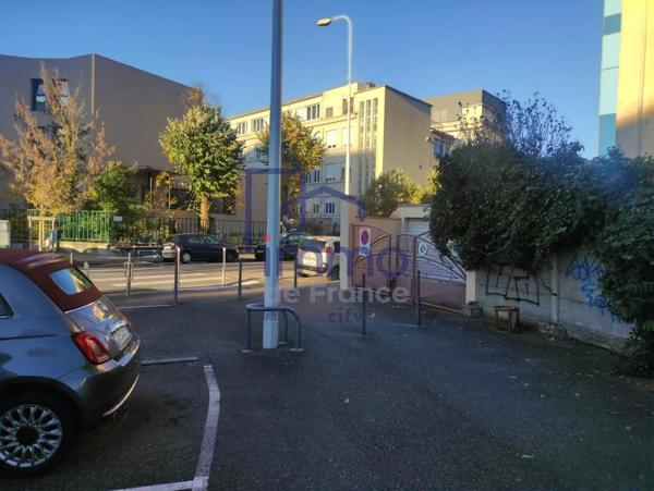 Parking / Box à vendre à Lyon (69008)