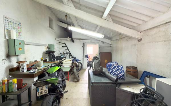 Maison à vendre    7 pièces • 145 m2 Cornillon-Confoux