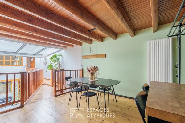 Loft et sa terrasse dans une ancienne menuiserie