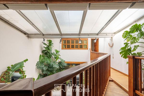 Loft et sa terrasse dans une ancienne menuiserie