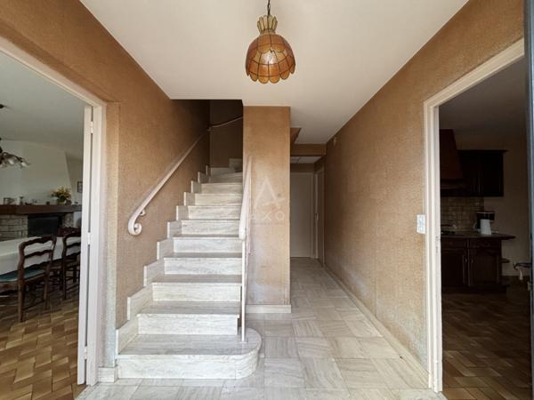 Maison 3 chambres avec jardin, garage et dépendances