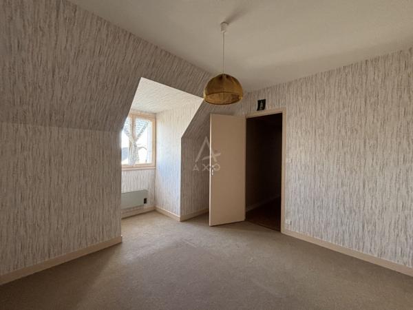 Maison 3 chambres avec jardin, garage et dépendances