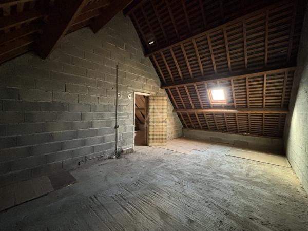 Maison 3 chambres avec jardin, garage et dépendances