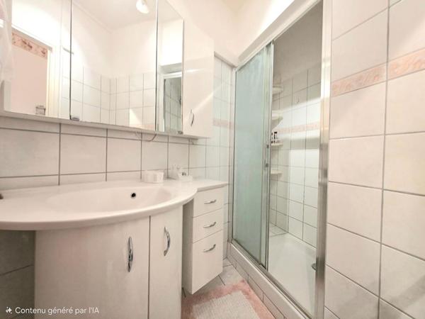 T2 FRONT DE MER  BORMES-LES-MIMOSAS A 223000 EUR DE 39 m2