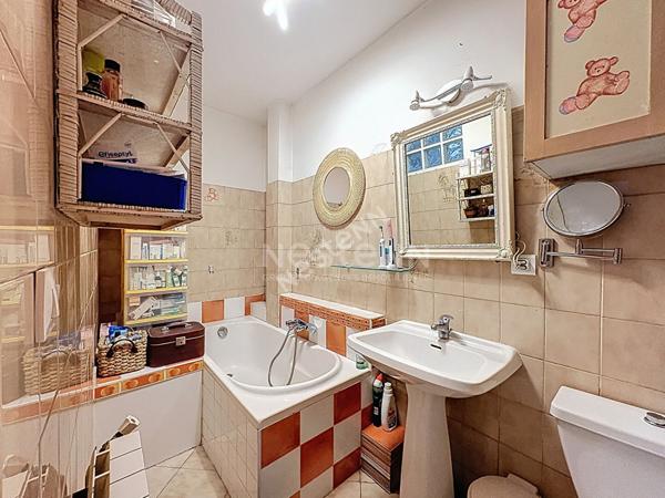 LE GRAU DU ROI - MAISON P5 DE 112.21 M² AVEC COUR DE 40.5 M² - SECTEUR CENTRE VILLE