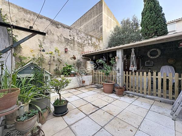 LE GRAU DU ROI - MAISON P5 DE 112.21 M² AVEC COUR DE 40.5 M² - SECTEUR CENTRE VILLE