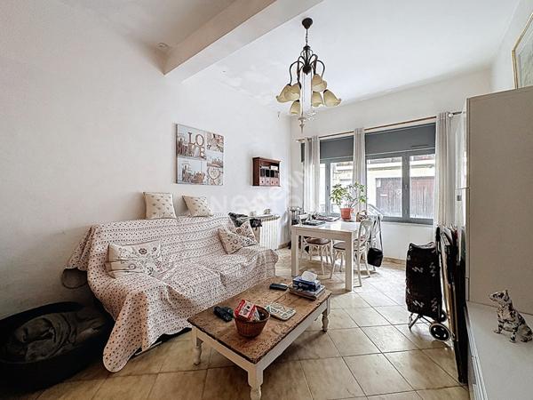 LE GRAU DU ROI - MAISON P5 DE 112.21 M² AVEC COUR DE 40.5 M² - SECTEUR CENTRE VILLE