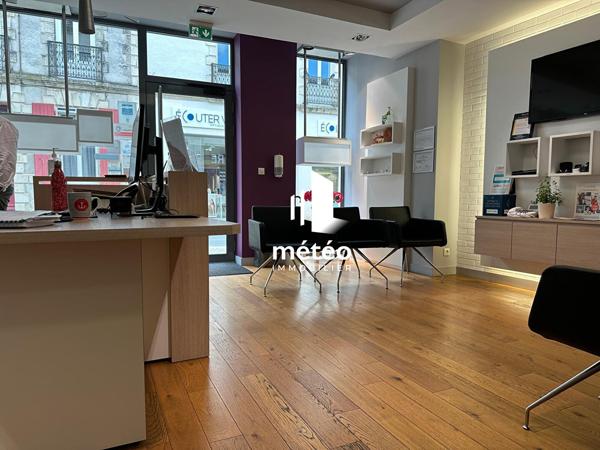 Local commercial Lucon 49 m2