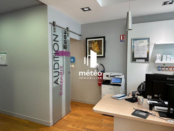 Local commercial Lucon 49 m2