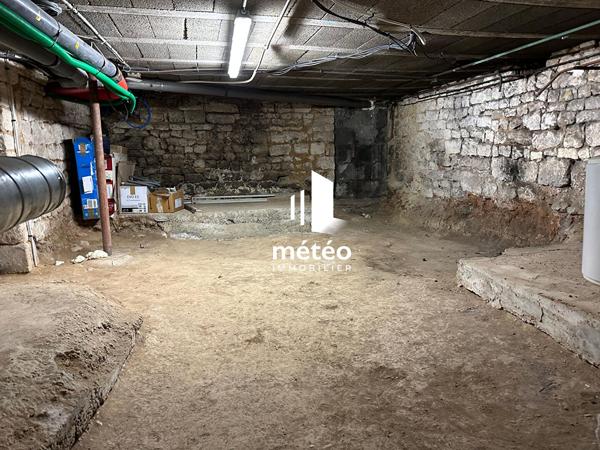 Local commercial Lucon 49 m2