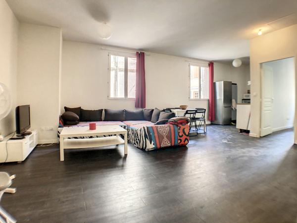A vendre grand appartement T3 RDC de 68m2 à Cazères centre-ville vendu loué