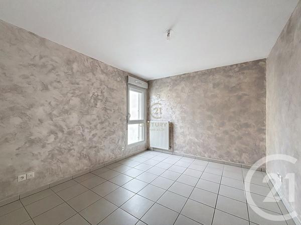 Appartement F3 à vendre  3 pièces - 70 m2 DECINES CHARPIEU - 69