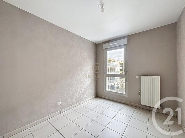 Appartement F3 à vendre  3 pièces - 70 m2 DECINES CHARPIEU - 69