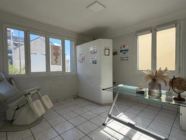 Maison  10 pièce(s) 207.41 m2