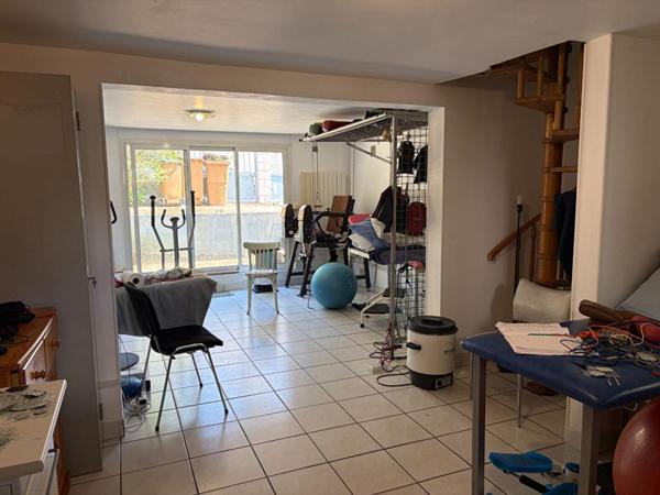 Maison  10 pièce(s) 207.41 m2