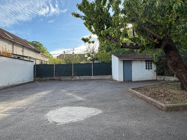 Maison  10 pièce(s) 207.41 m2
