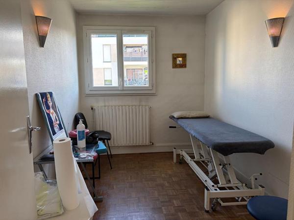 Maison  10 pièce(s) 207.41 m2