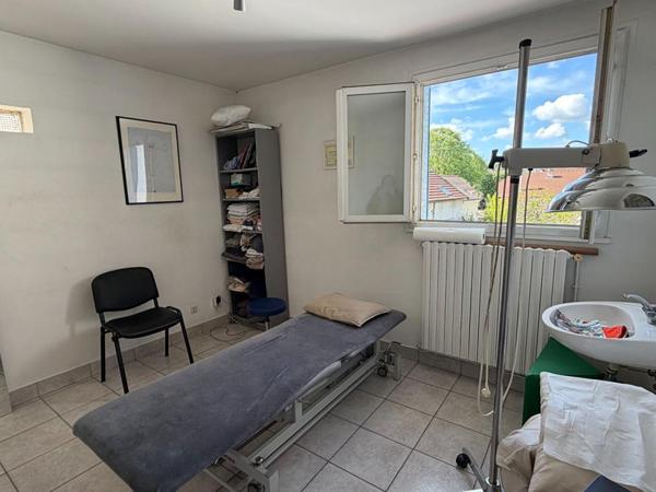 Maison  10 pièce(s) 207.41 m2