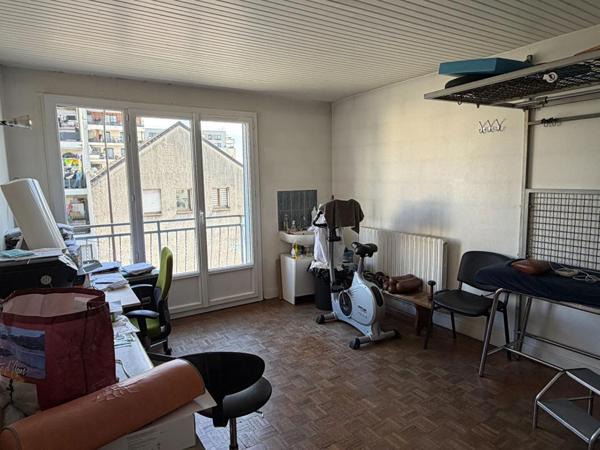 Maison  10 pièce(s) 207.41 m2
