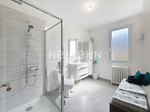 Maison de ville avec garage et jardin