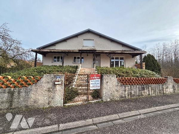 Pavillon indépendant, grand terrain, sous-sol complet - PAGNY SUR MEUSE