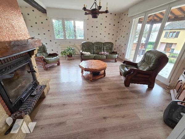 Pavillon indépendant, grand terrain, sous-sol complet - PAGNY SUR MEUSE