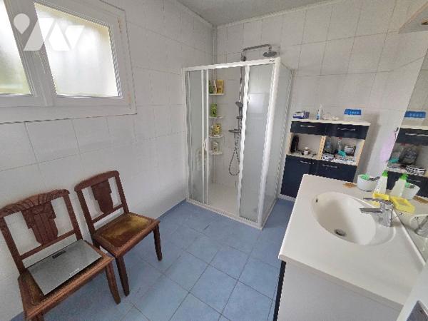 Pavillon indépendant, grand terrain, sous-sol complet - PAGNY SUR MEUSE