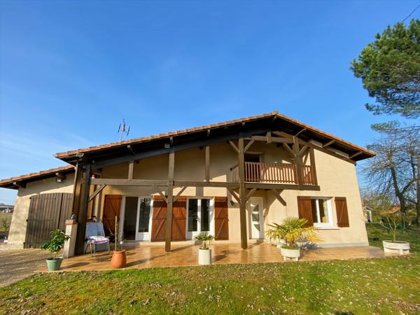 Dpt Landes (40), à vendre AIRE SUR L'ADOUR Maison landaise T5 de 130 m² habitables + 2 garages + terrasses et grande piscine sur 5209 m² de terrain, au calme