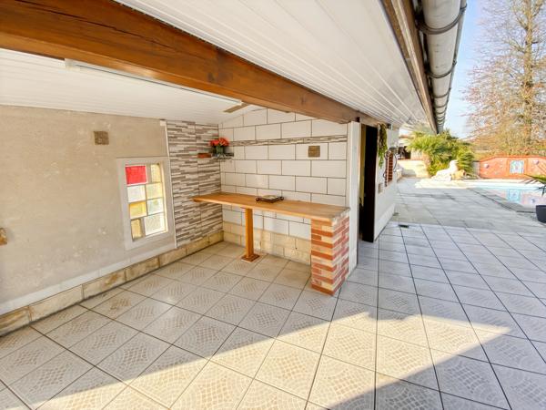 Dpt Landes (40), à vendre AIRE SUR L'ADOUR Maison landaise T5 de 130 m² habitables + 2 garages + terrasses et grande piscine sur 5209 m² de terrain, au calme