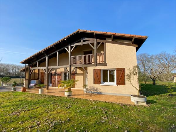 Dpt Landes (40), à vendre AIRE SUR L'ADOUR Maison landaise T5 de 130 m² habitables + 2 garages + terrasses et grande piscine sur 5209 m² de terrain, au calme