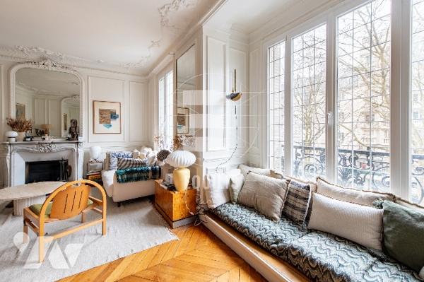 PIGALLE- APPARTEMENT FAMILIAL – TRAVERSANT -TERRASSE/JARDIN 34m2- 5 PIÈCES - IDÉALEMENT SITUÉ -140m2