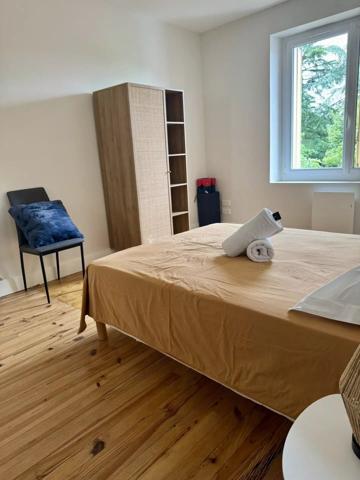 Location                                                      Maison de ville
                        
                     5 pièces                      106 m2                     à Albi