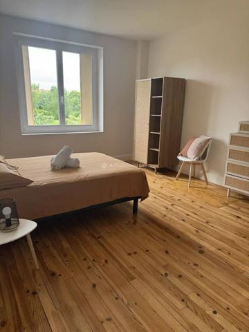 Location                                                      Maison de ville
                        
                     5 pièces                      106 m2                     à Albi