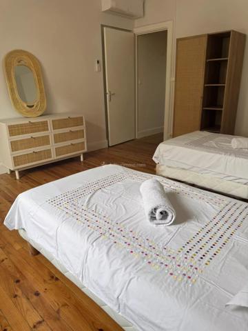 Location                                                      Maison de ville
                        
                     5 pièces                      106 m2                     à Albi