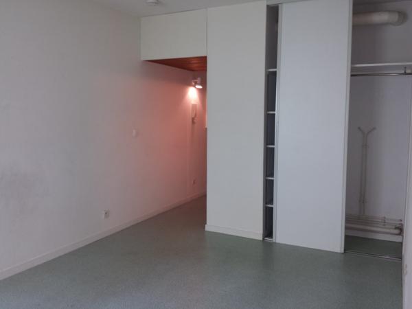 LESGOURGUES582