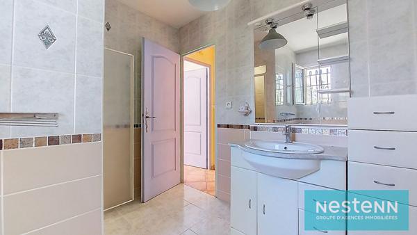 ISTRES, Maison de plain-pied, 98m², Type 4, 3 chambres, deux terrasses, jardin et double garage