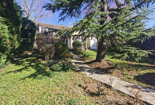 Secteur de la MAIRIE - Terrain de 1245m²