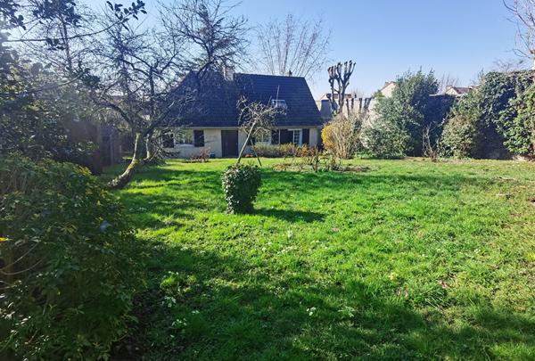 Secteur de la MAIRIE - Terrain de 1245m²