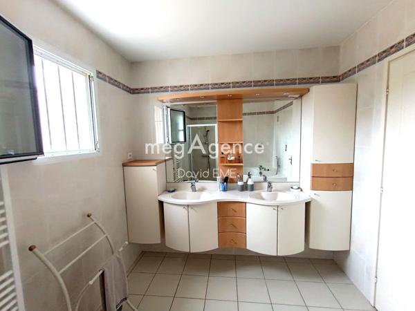 Maison à AIZENAY, 85190 - 7 pièces 163m²