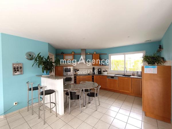 Maison à AIZENAY, 85190 - 7 pièces 163m²