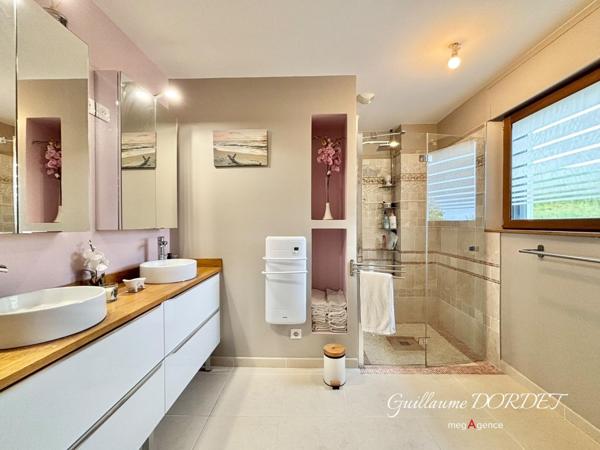 Maison à ROUXMESNIL-BOUTEILLES, 76370 - 5 pièces 220m²