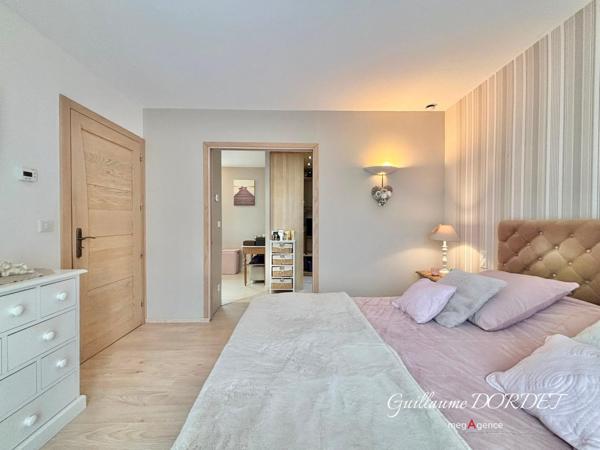 Maison à ROUXMESNIL-BOUTEILLES, 76370 - 5 pièces 220m²