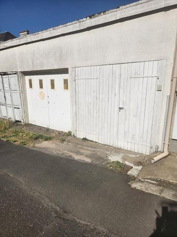 Charroux - Belle maison en ville avec trois chambres garage et cour -location ou maison de vacances Charroux