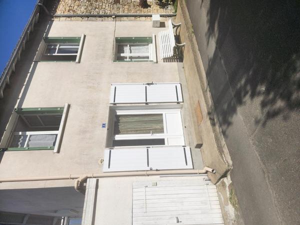 Charroux - Belle maison en ville avec trois chambres garage et cour -location ou maison de vacances Charroux
