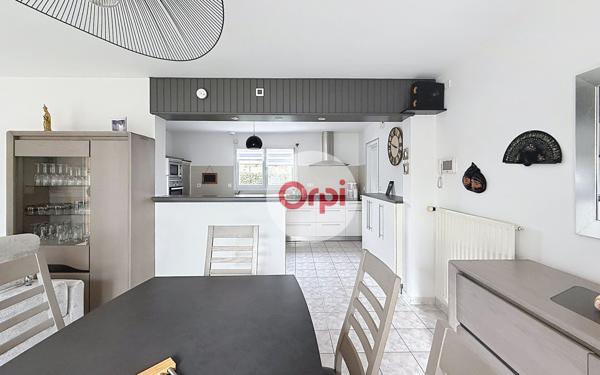 Maison à vendre    5 pièces •  Theix